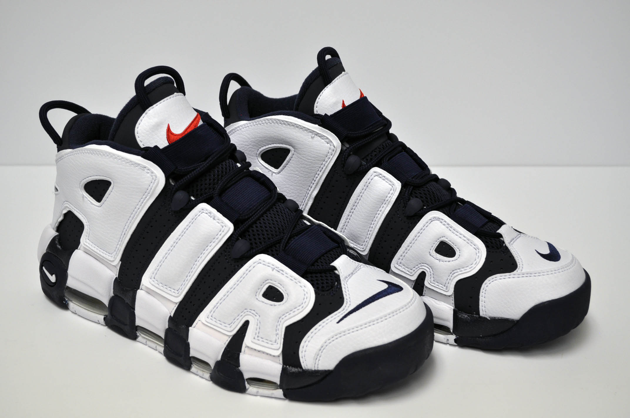 nike air uptempo mid